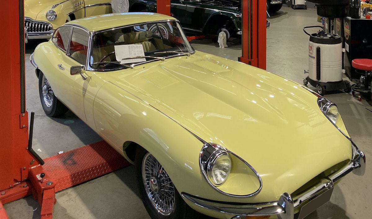 Take a look at this immaculate ETYPE 1973 Jaguar. When the E-Type Jag was first launched in 1961 it caused a sensation. In 1971 the Series 3 came on the scene with a new all-alloy 5.3 ltr V12 engine in a long wheelbase 2+2 coupe or convertable form. Even though this added more overall weight to the vehicle it was still nimble on the road.